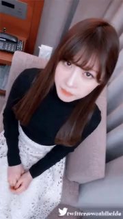 我獨知曉的女上司的另一面──在公司裡雖然不敢露齒，但在社外約會時卻熱情地對我舌尖舔到發瘋，只要我能忍住